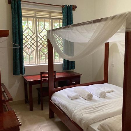 Bwindi Guest House Kanungu Kültér fotó